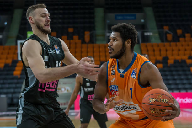 但系列赛远 但系列赛远