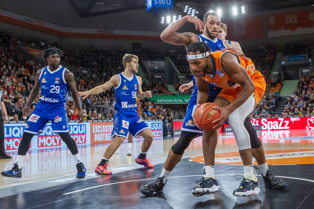 加强训练中 加强训练中