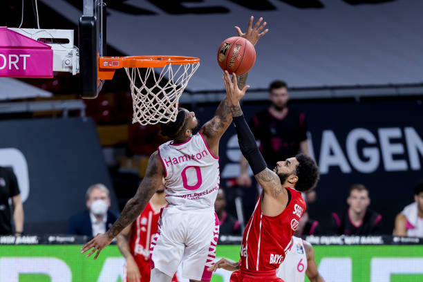 缺乏现实基 缺乏现实基