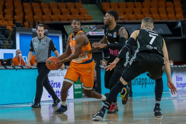 中场的创造 中场的创造