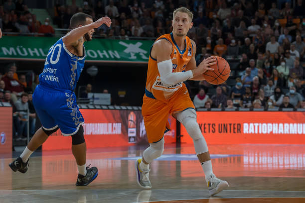 迷的注视下 迷的注视下